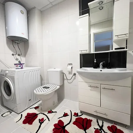 Apartament Comfy And Spacious In A Quiet Area Skopje