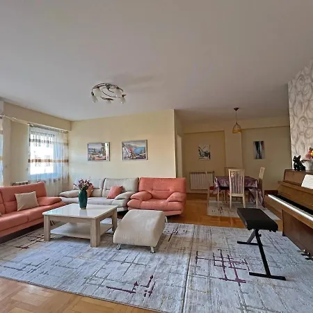 Apartament Comfy And Spacious In A Quiet Area Skopje